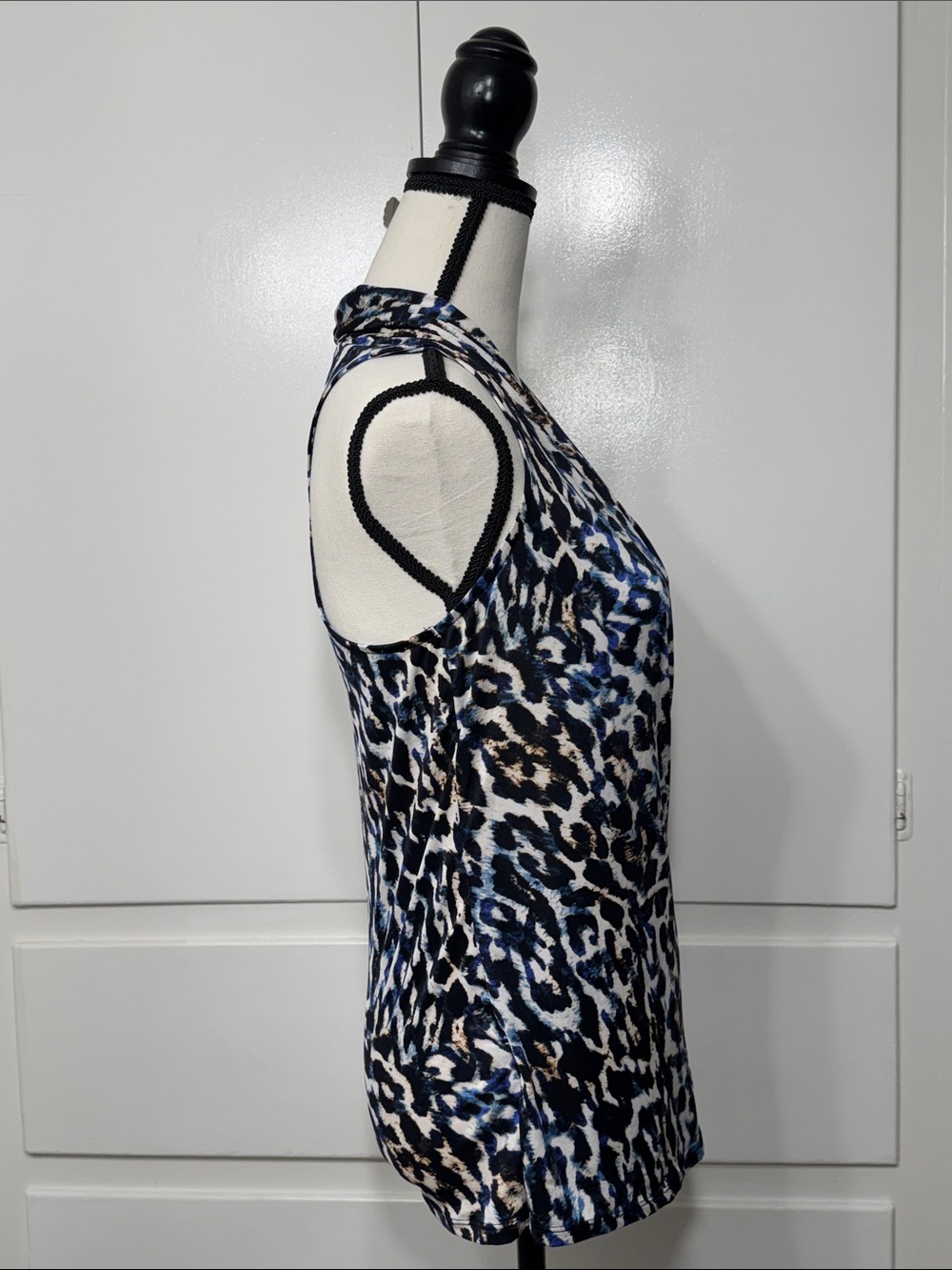 Guess Sleeveless V-Neck Animal Print Top in Blue, Black & Cream - Picture 4 of 8